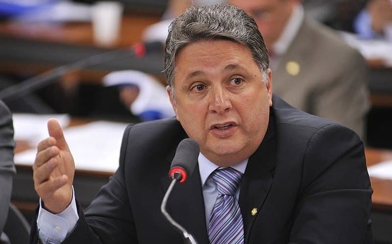 Garotinho volta a ficar inelegível horas após recuperar direitos políticos