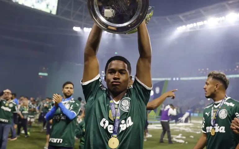 Endrick é o novo embaixador do álbum de figurinhas da Panini da Copa América 2024