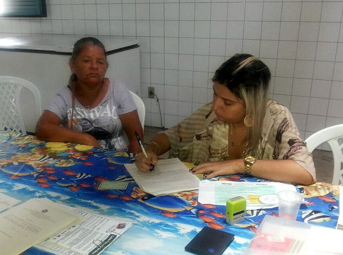 Famílias da orla lagunar são beneficiadas em ação da Semas
