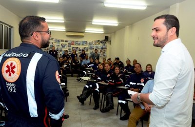 Alexandre Ayres visita central em Maceió e garante proximidade com o Samu