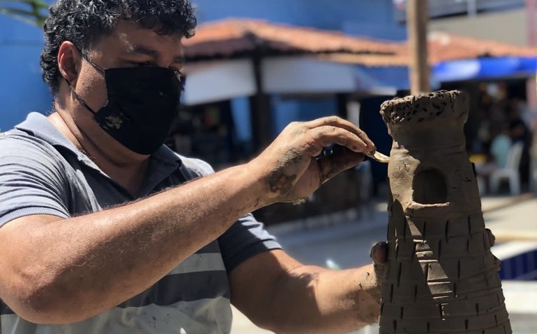 Mercado do Artesanato realiza nova edição de oficina de argila neste sábado (03)