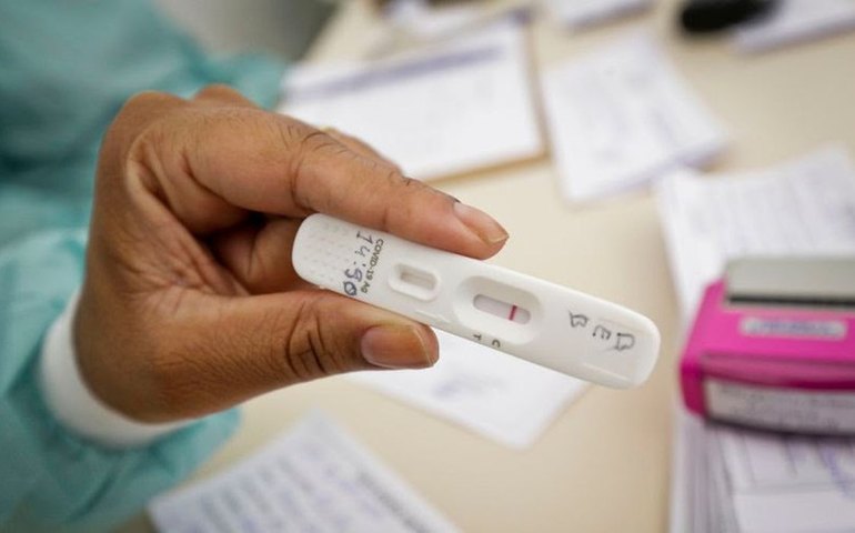 3 anos de pandemia: pacientes com covid longa e sequelas não conseguem tratamento no SUS