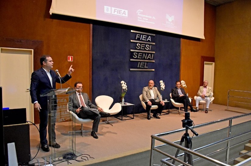 Renan Filho garante a empresários que AL estará melhor ao final da crise da economia nacional