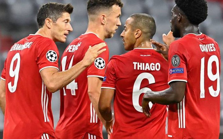 Bayern atropela Augsburg no 1º tempo e mantém a liderança no Campeonato Alemão