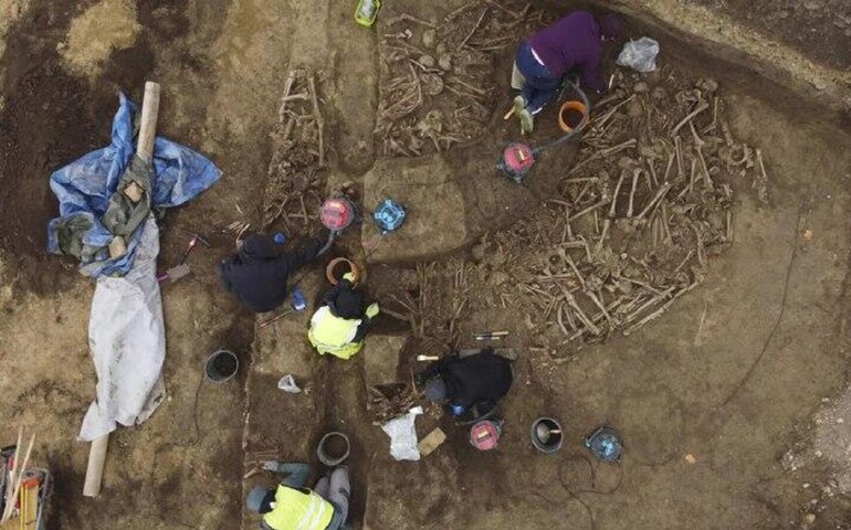 Descoberta arqueológica na Alemanha revela poço romano e itens inéditos do cotidiano legionário