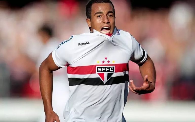 Lucas Moura acerta volta ao São Paulo até o fim de 2023 e já treina no clube nesta semana