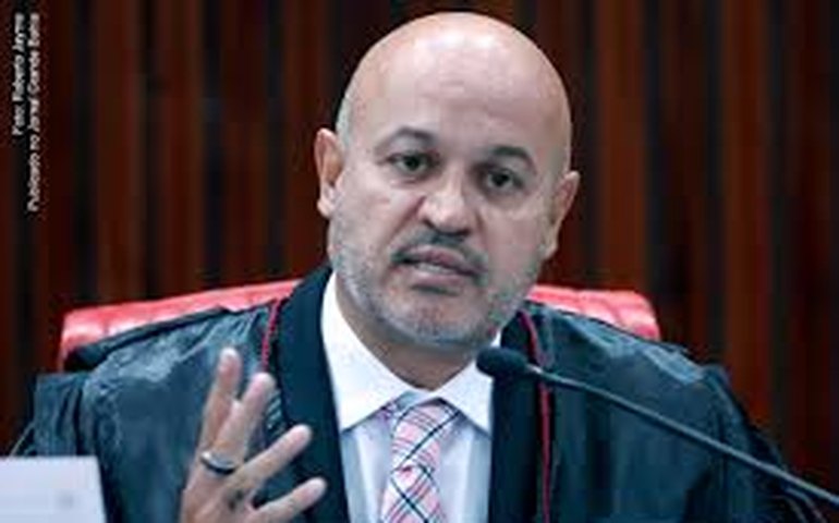 Vice-PGE defende show de Caetano destinado a arrecadar verbas para Manuela