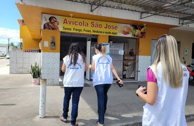 Fiscais orientam comerciantes do Canaã e Ouro Preto sobre normas sanitárias