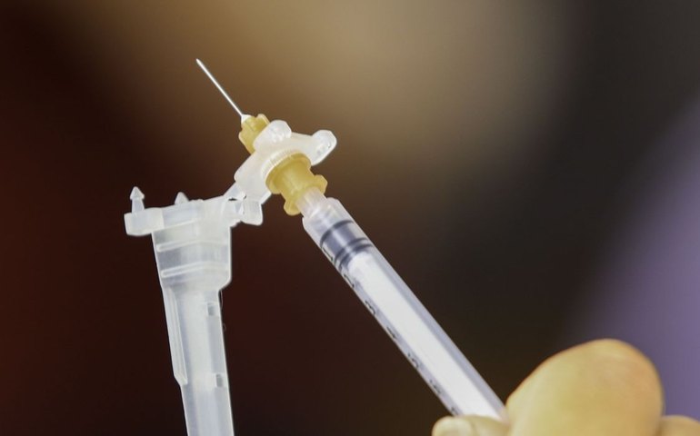 Força-tarefa irá vacinar 8 mil indígenas em áreas de difícil acesso