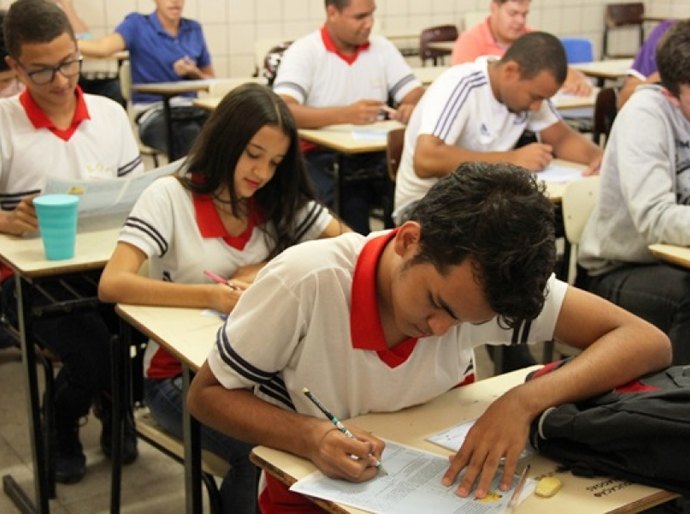 Estudantes da rede pública estadual participam da 1ª fase da OBMEP 2017
