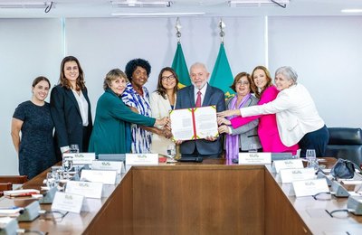 Sancionada lei que fortalece o combate integrado à violência doméstica e familiar contra a mulher