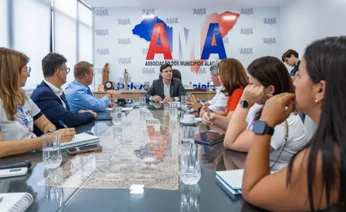 Reunião entre os diretores do Sebrae, Domício Silva e Keylle Lima, com o presidente da AMA, Marcelo Beltrão