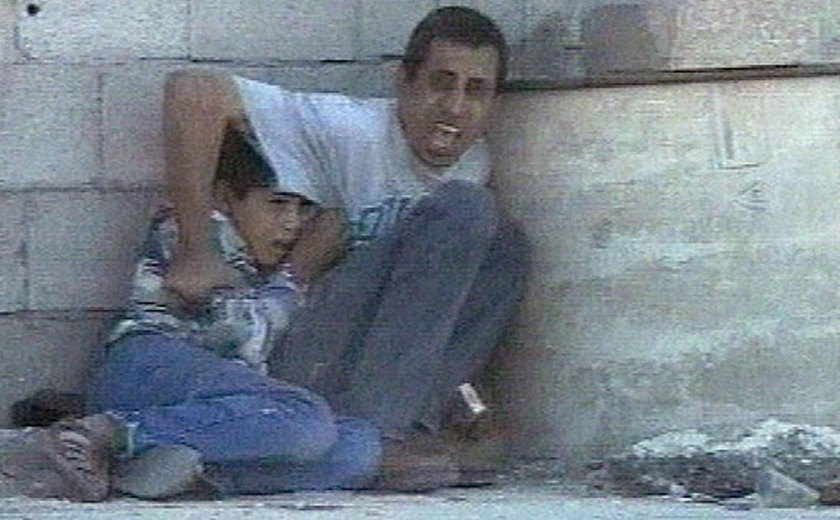 Palestino que teve filho executado em seu colo por Israel há 23 anos agora chora morte de dois irmãos