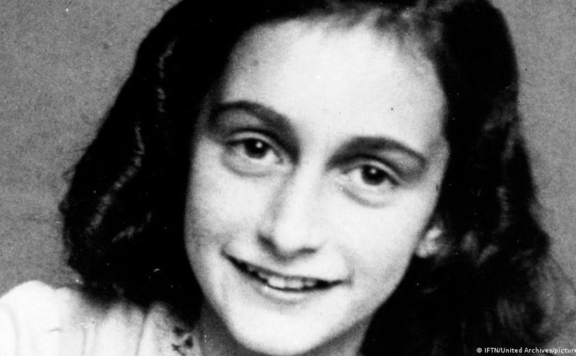 Quem seria Anne Frank hoje? Mostra em SP traz imersão no anexo secreto em busca de respostas