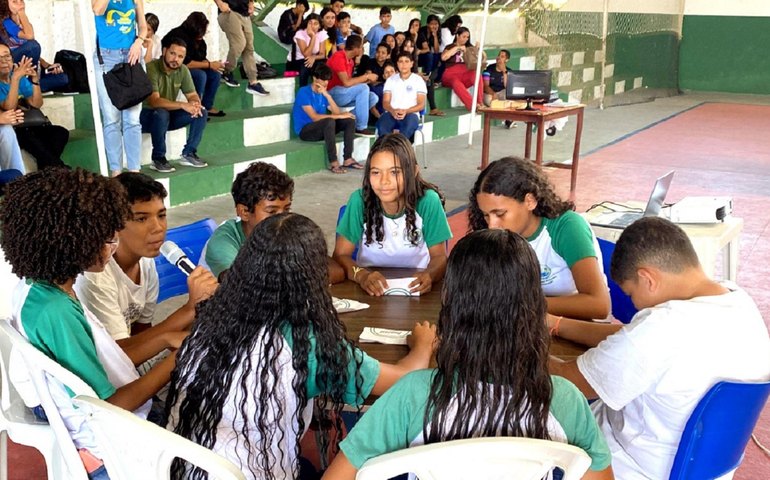 Secretaria da Fazenda realiza oficina sobre educação fiscal com alunos em Piaçabuçu