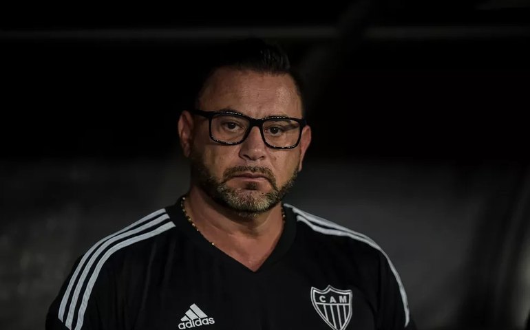 Turco Mohamed é demitido no Atlético-MG após novo tropeço e revolta da torcida