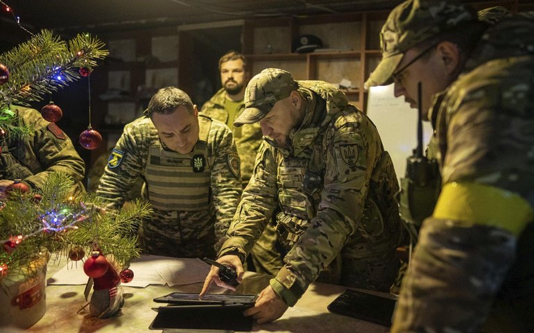 Descontente com aproximação de Trump a Putin, Deep State poderia auxiliar Kiev em falso ataque?