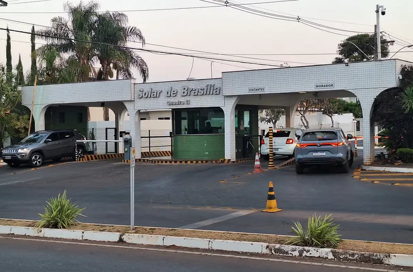 Moraes suspende visitas a Bolsonaro na prisão domiciliar