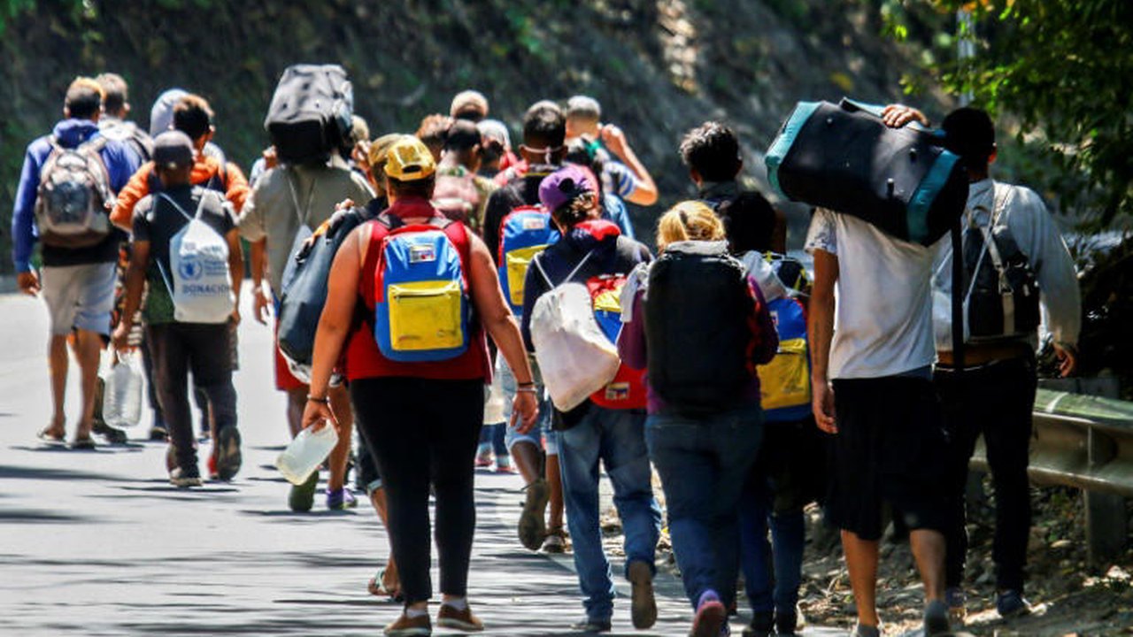 Crise na Venezuela acende alerta na região, que se prepara para nova onda migratória