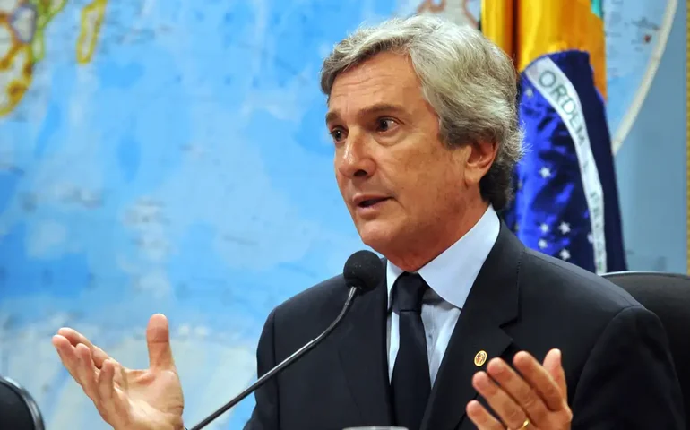 Collor: Governo de AL diz que levou meses para avisar sobre tornozeleira por não saber e-mail