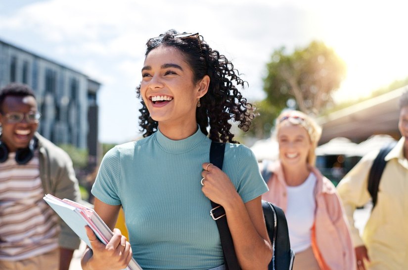 Descubra como usar a nota do Enem para estudar em universidades fora do país