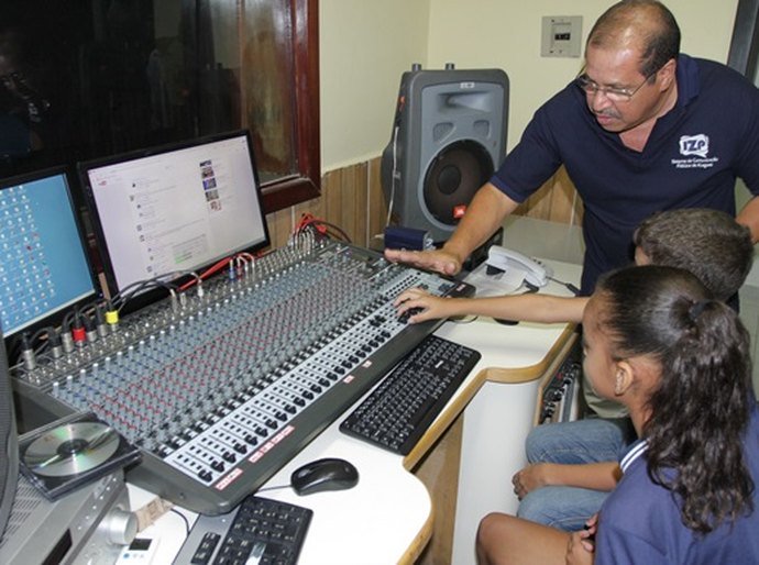 Alunos da rede pública estadual visitam o Instituto Zumbi dos Palmares