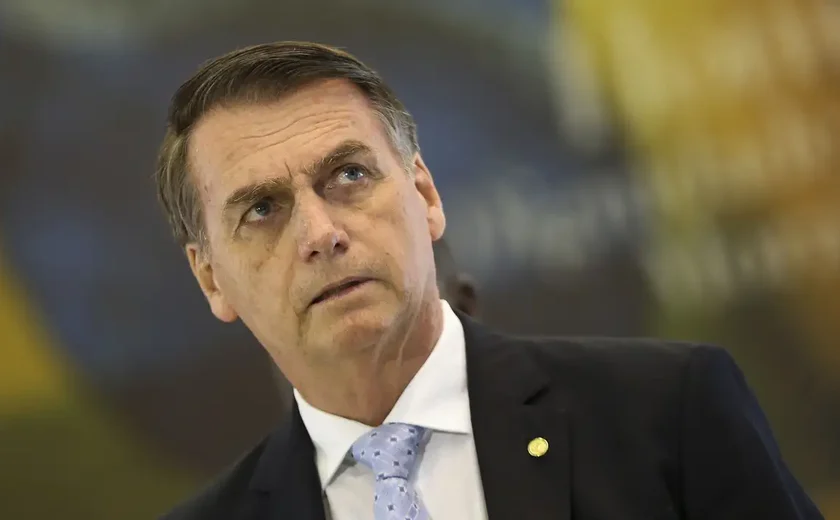 Bolsonaro será transferido para hospital de SP após ser internado em Manaus