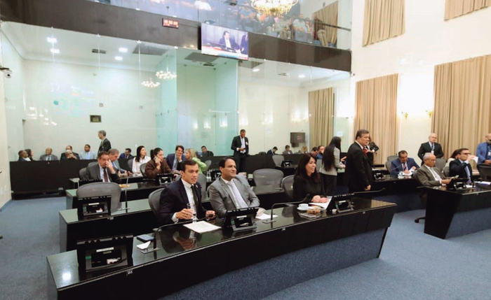 Emedebistas que hoje integram a Assembleia Legislativa têm autonomia para apoiar candidatos ao Senado
