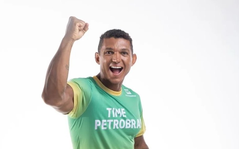 Isaquias Queiroz se classifica para a final e busca ouro na canoagem em Paris