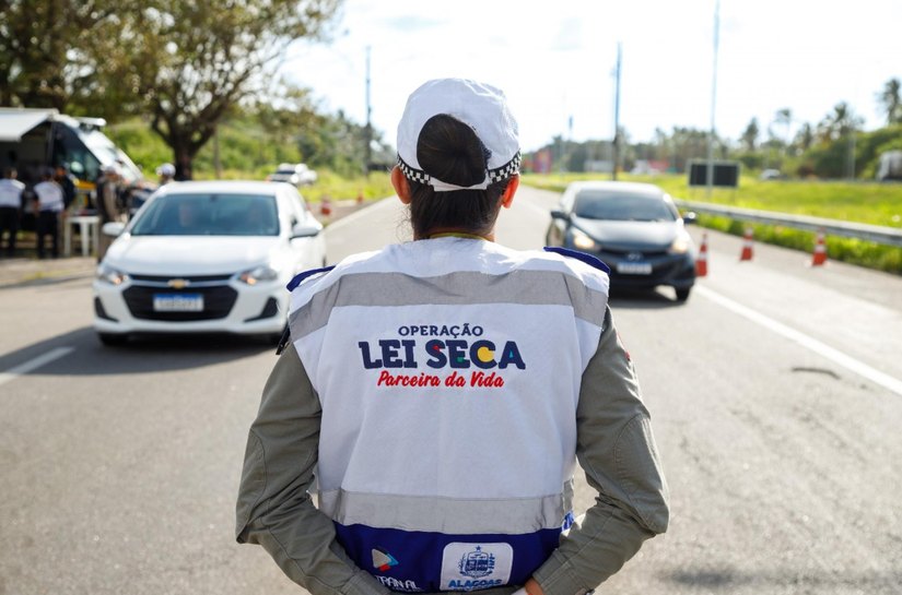 Lei Seca prende quatro suspeitos por tráfico de drogas na Ponta Grossa