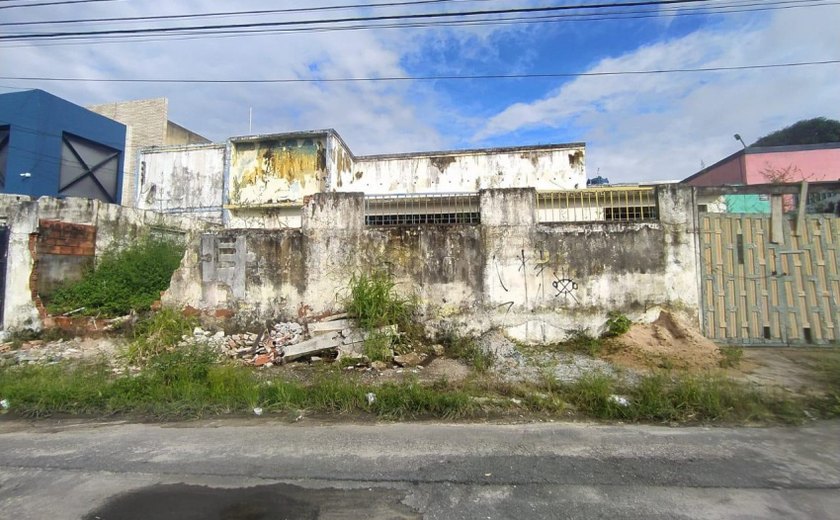 Imóveis abandonados colocam população em risco e devem ser denunciados