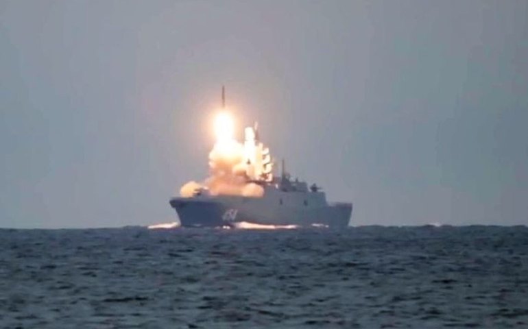 Marinha russa participa da exposição militar internacional LIMA 2025 na Malásia