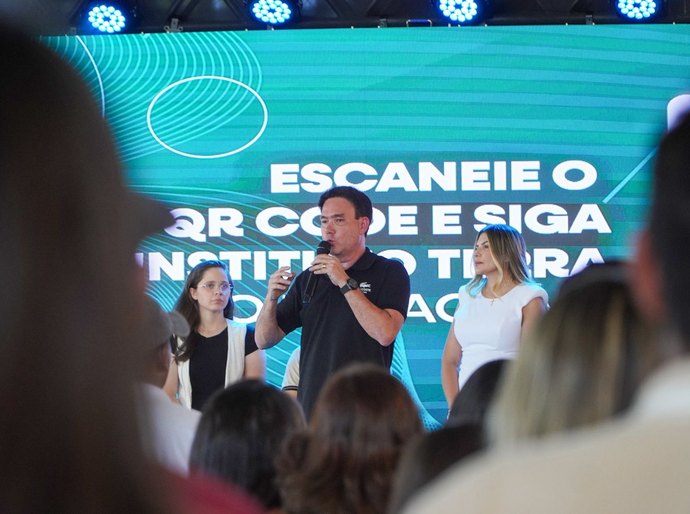 Prefeito Jorge Galvão celebra avanços e reconhece trabalho dos profissionais da educação