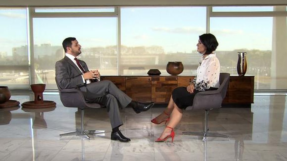 Roseann Kennedy entrevista o secretário de Assuntos Estratégicos, Hussein Kalout