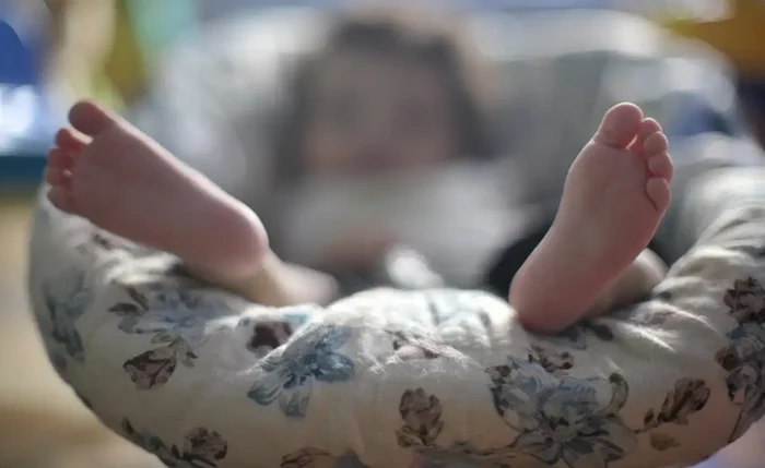 Homem e a mulher foram levados ao 68º Distrito Policial, e o celular da mulher foi apreendido