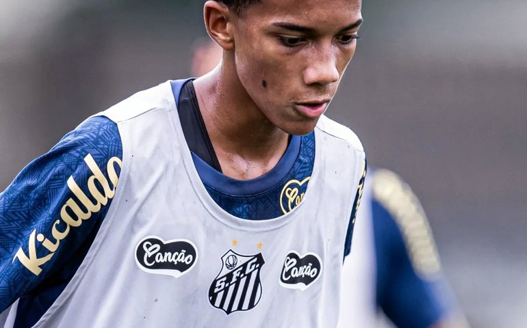 Filho de Robinho é relacionado para amistoso do Santos e ganha a camisa 7