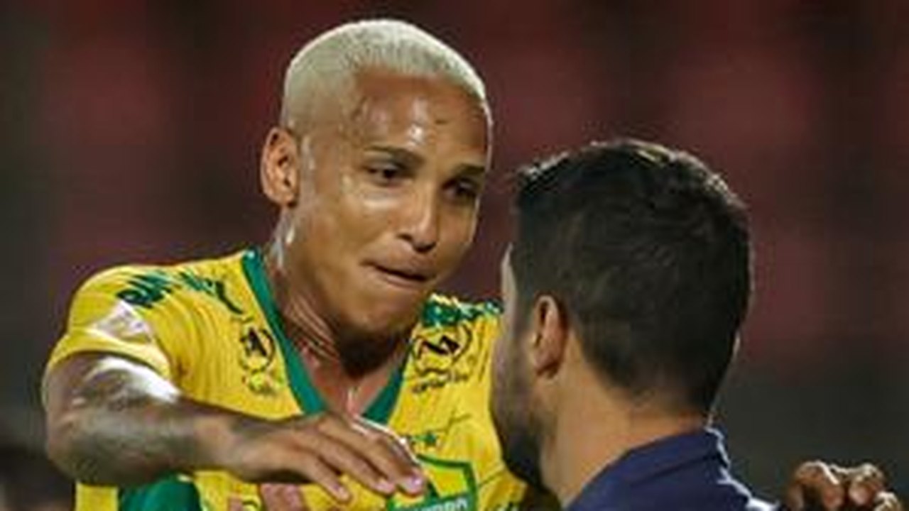 António Oliveira chega ao Corinthians para resgatar confiança do clube: 'Proposta irrecusável'