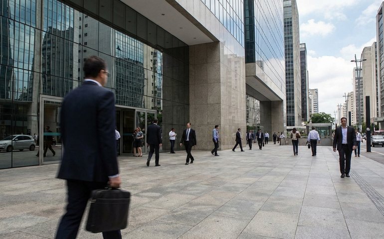 Fluxo cambial tem saldo positivo de US$ 3,1 bilhões em dezembro até dia 12, aponta BC