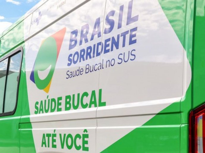Governo entrega Unidades Odontológicas Móveis a 17 municípios nesta sexta-feira