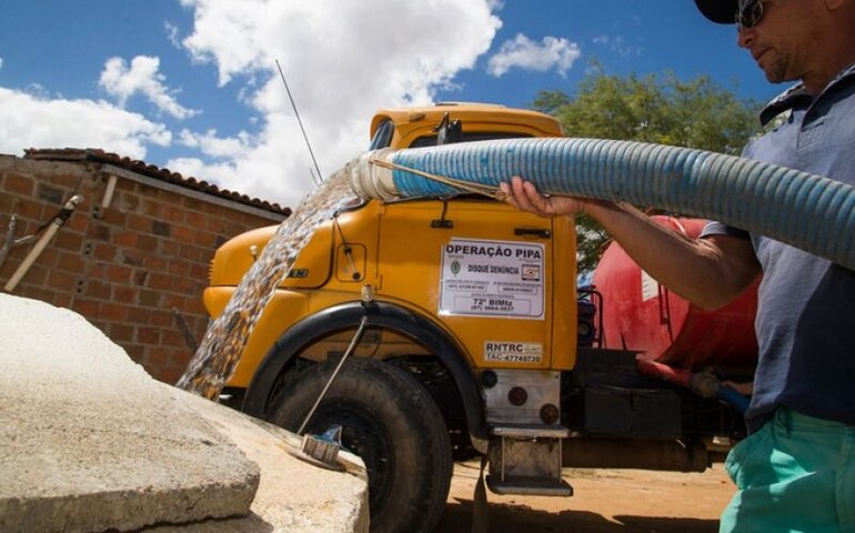 Proteção da água e saúde pública: FPI fiscaliza abastecimento por carros-pipa em Pão de Açúcar