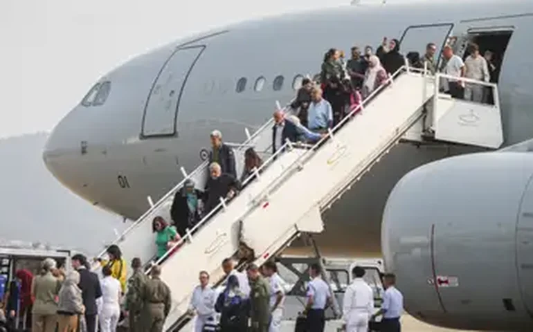 Segundo grupo de brasileiros repatriados do Líbano chega a São Paulo