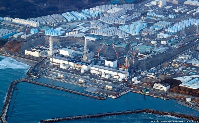 Japão volta a despejar no mar água da central nuclear de Fukushima