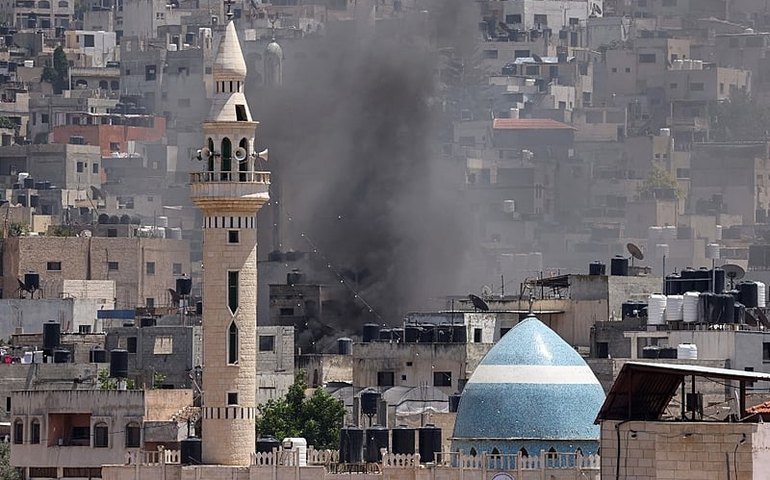 Ataque aéreo de Israel deixa cinco mortos na Cisjordânia ocupada