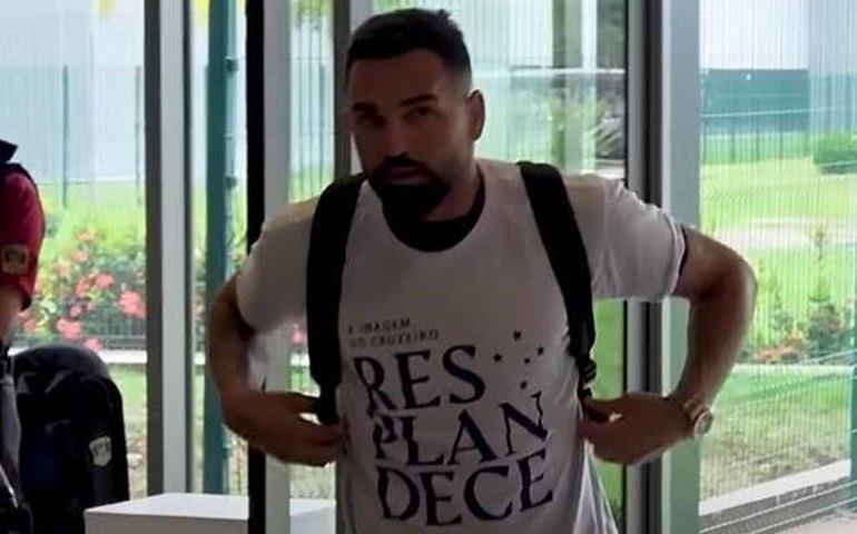 Atacante Gilberto chega ao Cruzeiro e revela que pedirá dicas ao ídolo Ronaldo