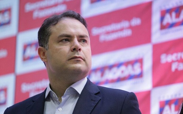 Prefeitura orienta sobre poda de árvore em área particular