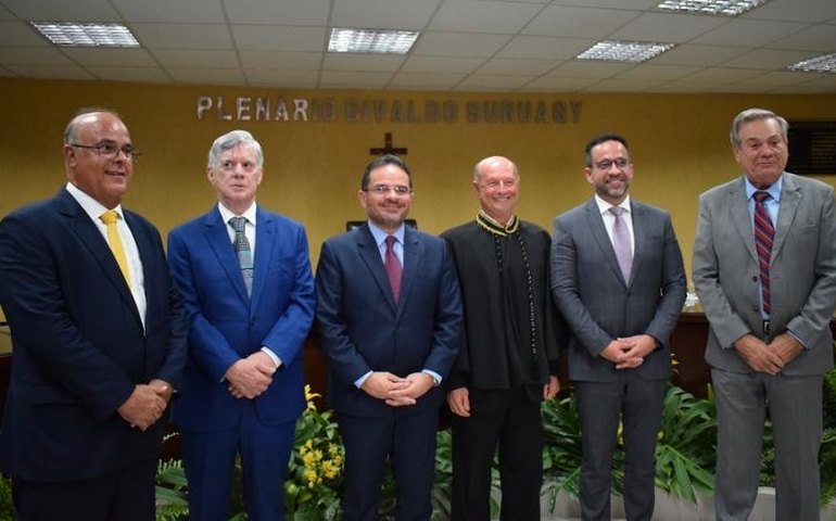 Fernando Toledo assume Presidência do TCE/AL