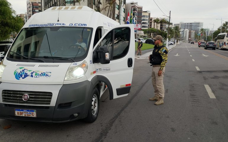 Operação Turismo Clandestino intensifica fiscalização na orla de Maceió