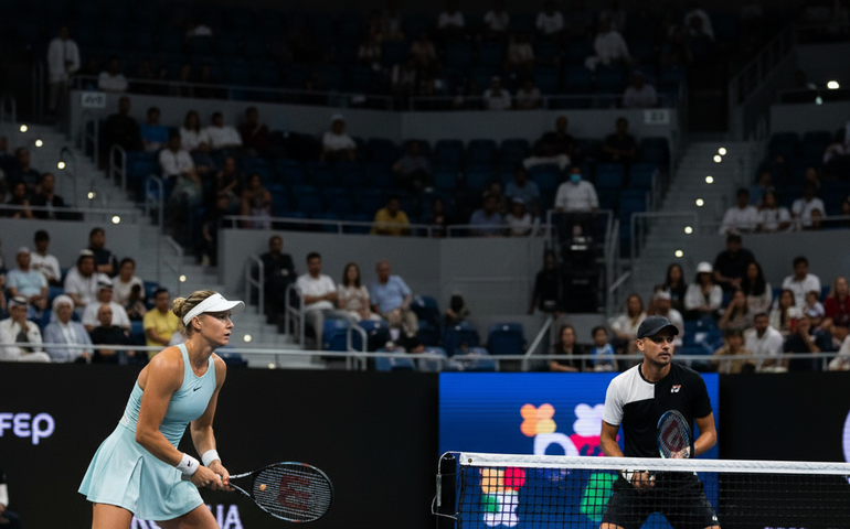 Sabalenka encara Kyrgios e destaca importância da 'Batalha dos Sexos' para o tênis feminino