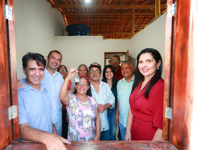 Prefeitura de Campo Alegre realiza entrega de mais quatro casas pelo programa Minha Casa Renovada
