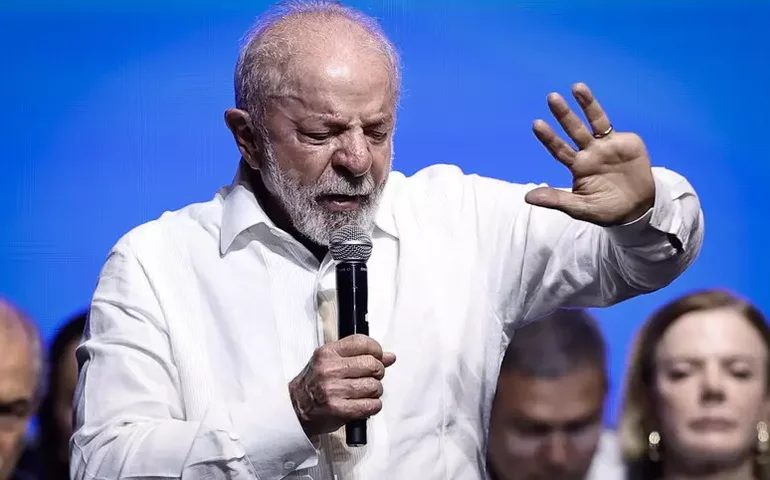 Presidente do PT confirma que Lula será candidato à reeleição